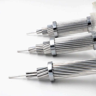 Korrosionsbeständiges ACSR-Draht ASTM Aluminiumleiter Stahlverstärktes Kabel Hohe Zugfestigkeit Niedrigsack für die Elektrifizierung von ländlichen Gebieten